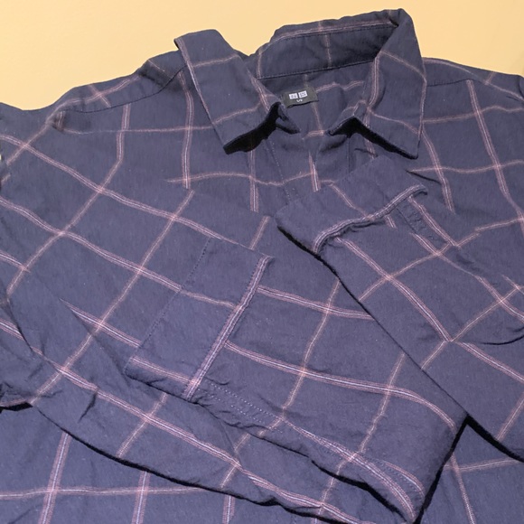❄️❄️ WINTER SALE: Uniqlo Button Down Shirt - Picture 2 of 3